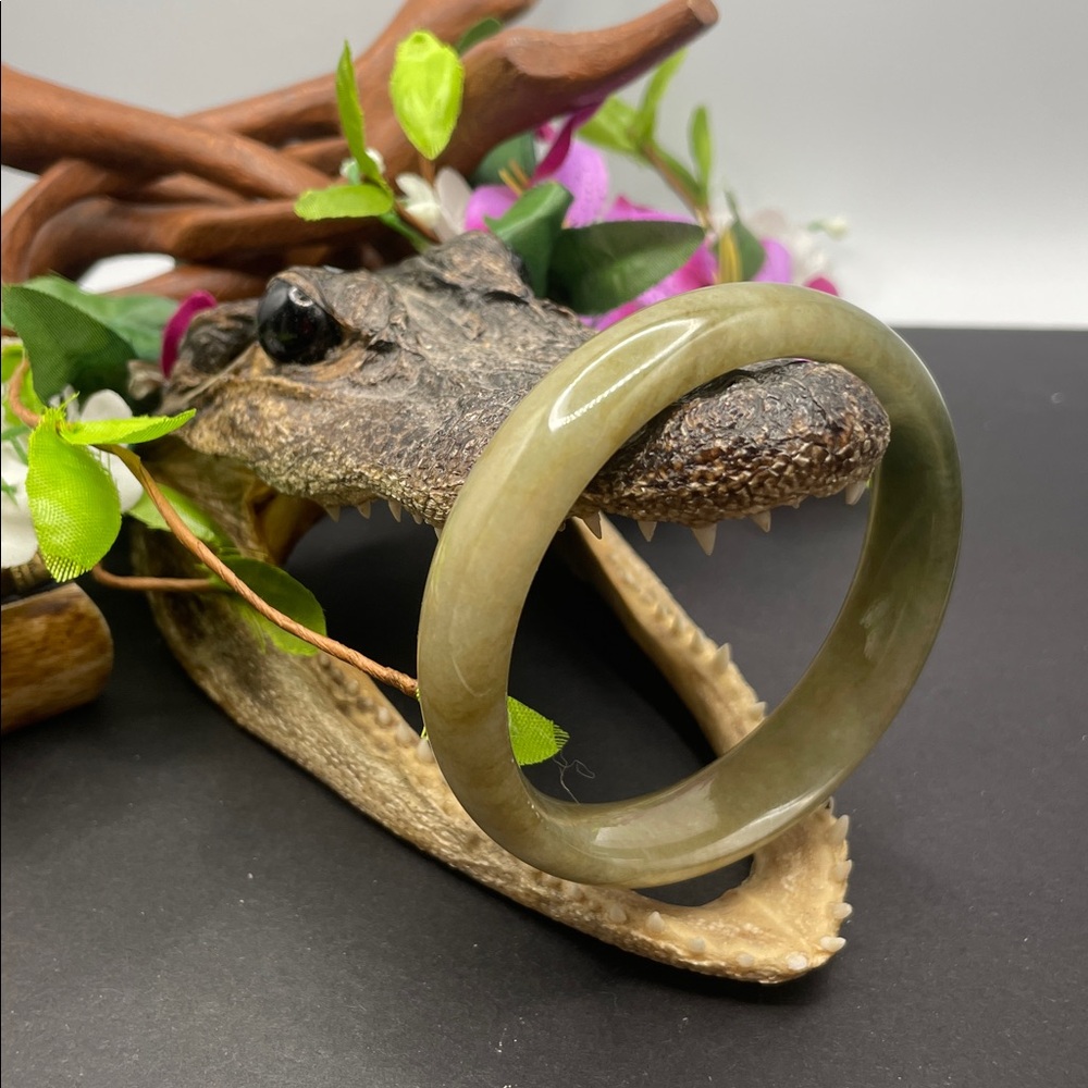 Jade natural bangle